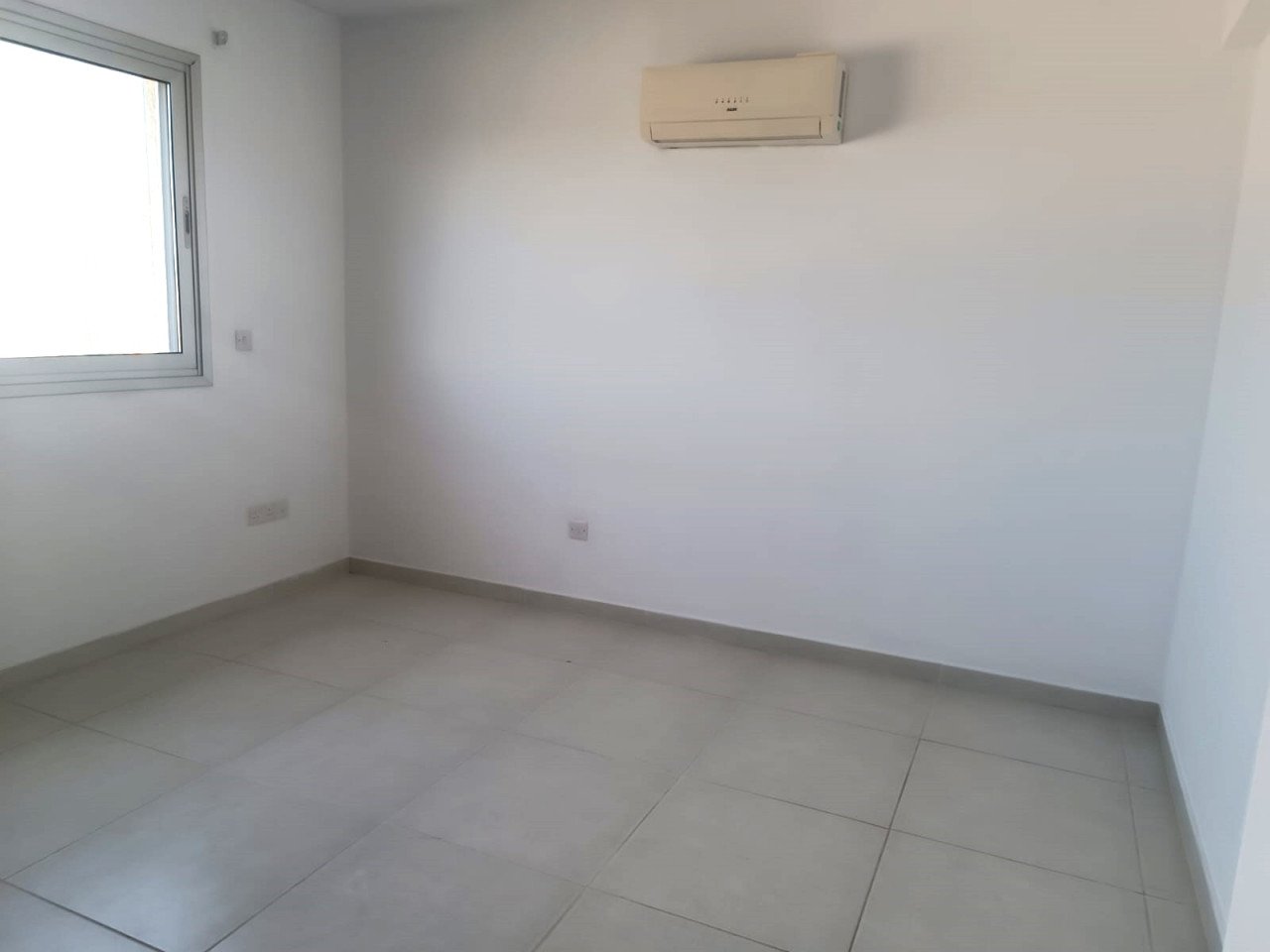 Property for Rent: Commercial (Office) in Latsia, Nicosia for Rent | 1stclass Homes PH