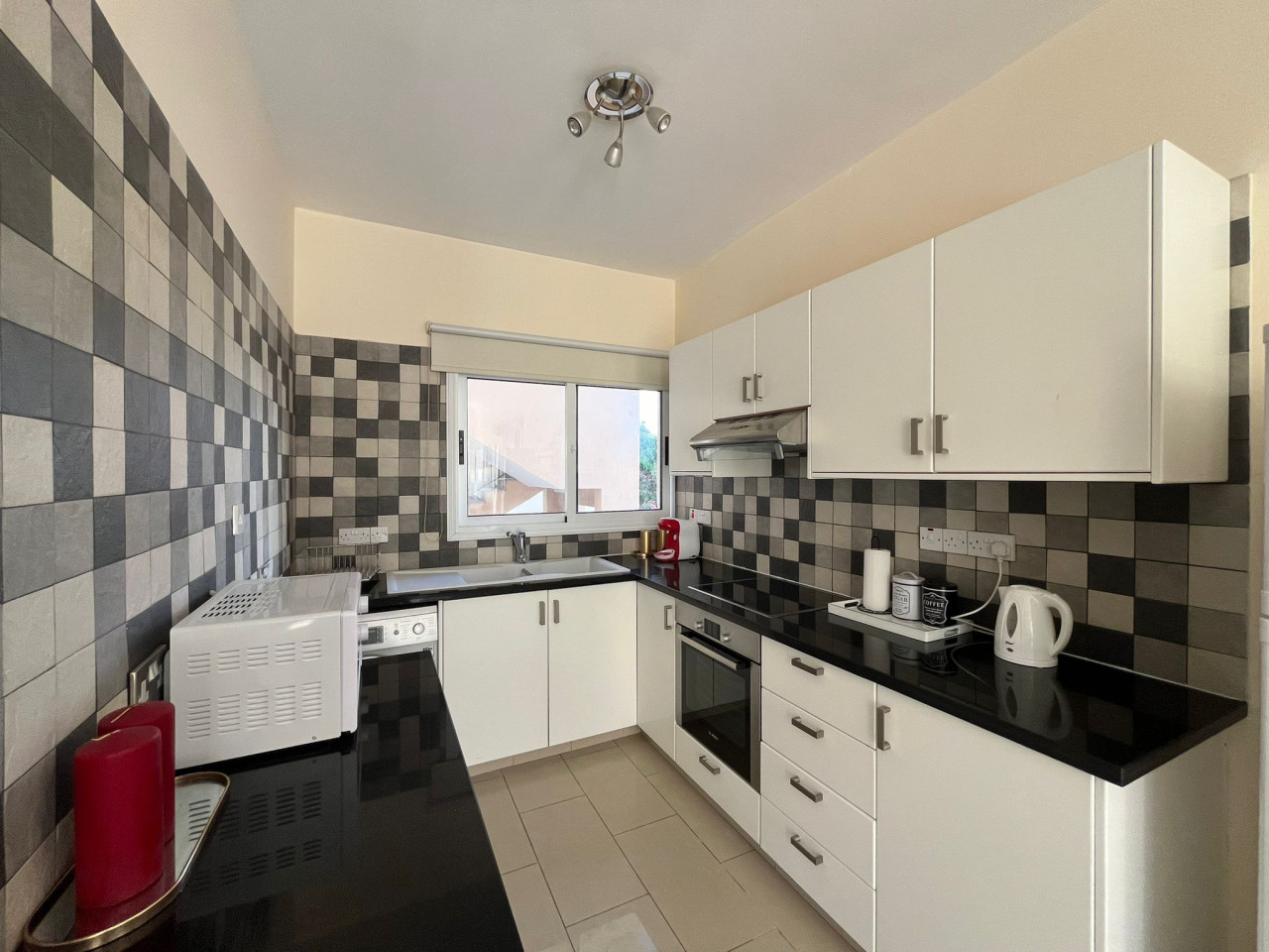 Property for Rent: Apartment (Flat) in Tombs of the Kings, Paphos for Rent | Key Realtor Cyprus