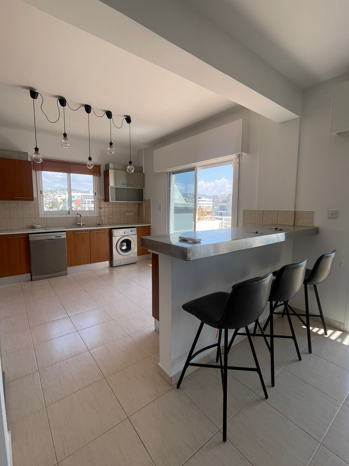 Property for Rent: Apartment (Flat) in Mesa Geitonia, Limassol for Rent | Key Realtor Cyprus