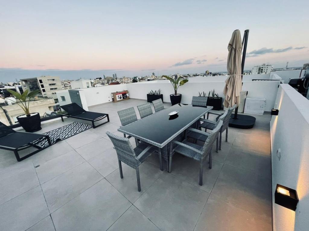 Property for Rent: Apartment (Penthouse) in Mesa Geitonia, Limassol for Rent | Key Realtor Cyprus